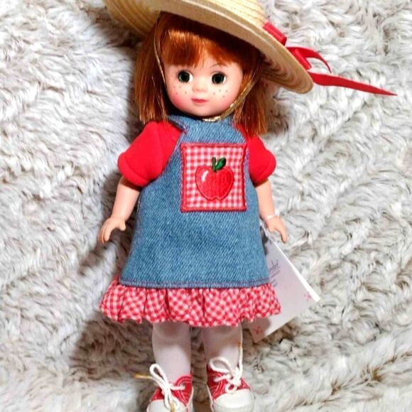 Madame Alexander doll. Apple picking - Picture 1 of 12